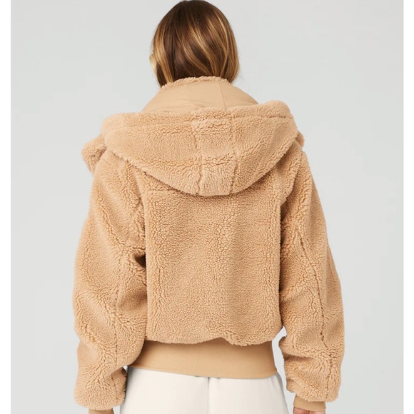 Alo sherpa jacket BNWT sold out online - Picture 3 of 4